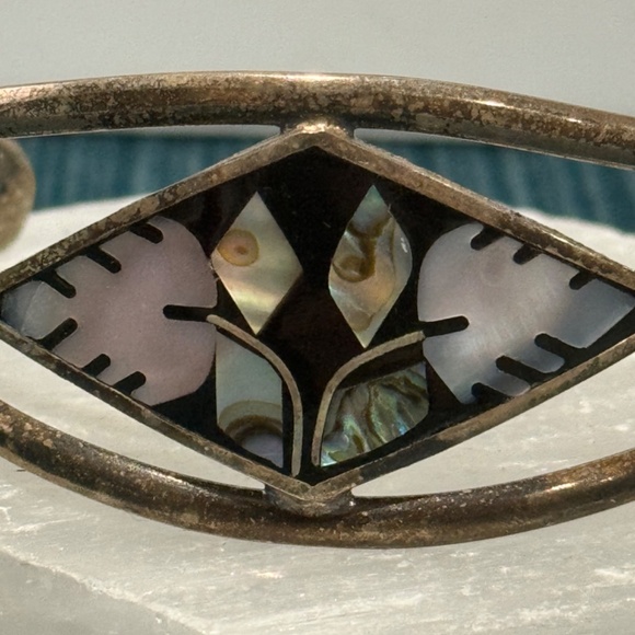 Vintage Black Enamel Mother of Pearl Inlay Alpaca Bracelet Mexico - Picture 2 of 5